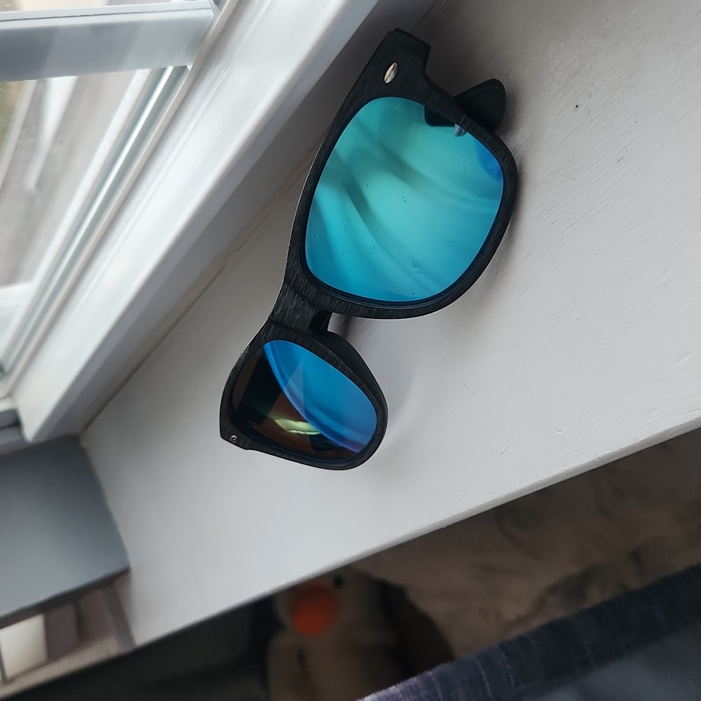Mens WoodGrain Gray Sunglassess